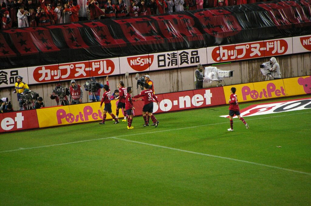 浦和レッズ ユニフォーム解説【2026年最新版】 | SportsPulse