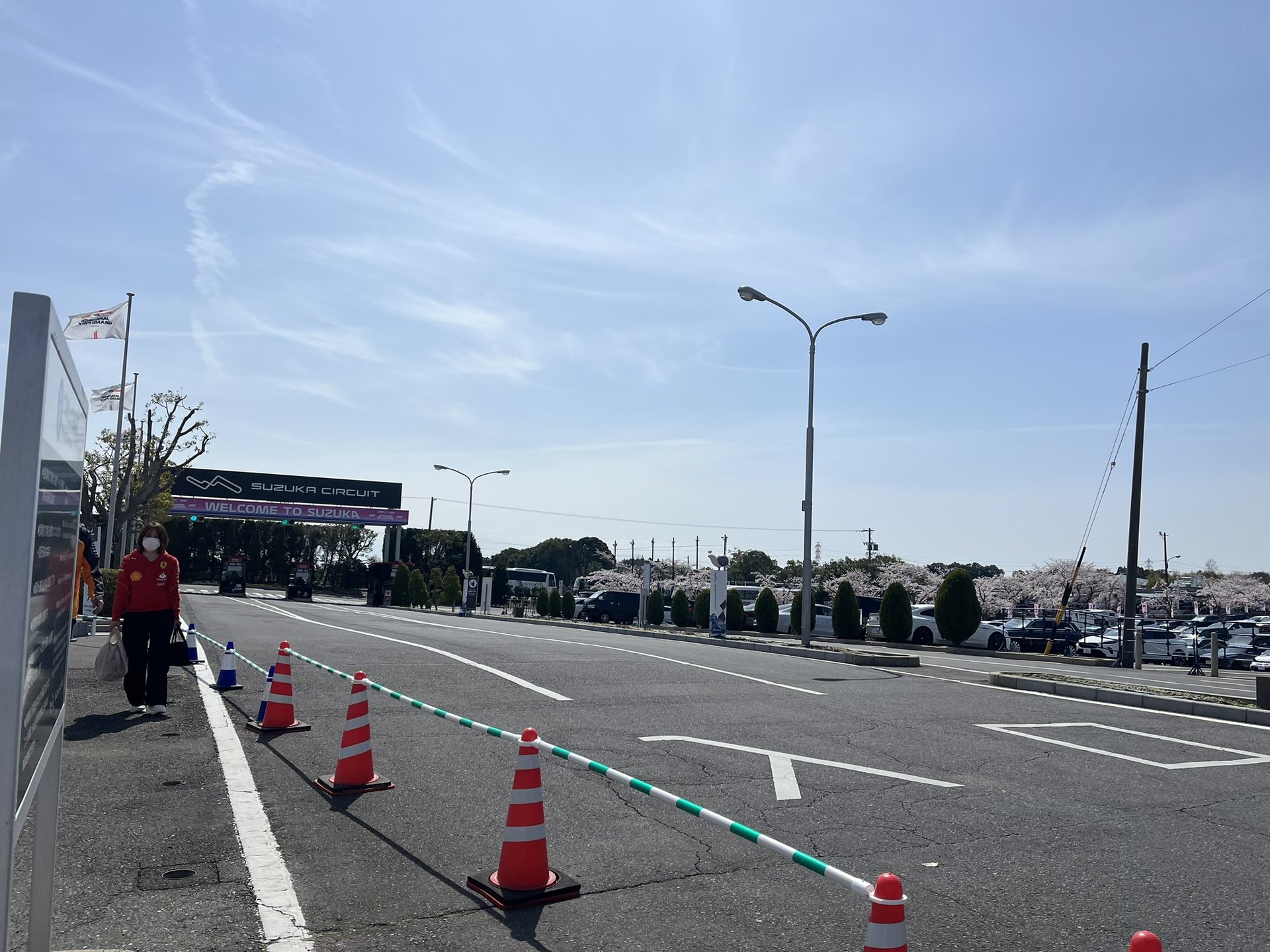 鈴鹿サーキット入口 WELCOME TO SUZUKA 看板